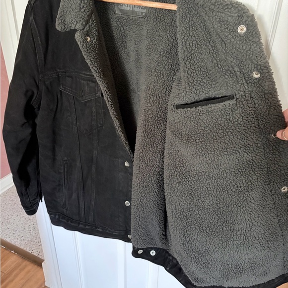 Levi Strauss & Co. Black Sherpa Jacket - Picture 3 of 5